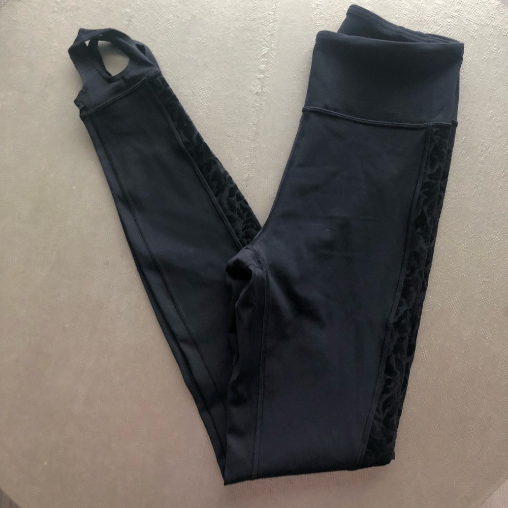 Lululemon Hold On tight 28”